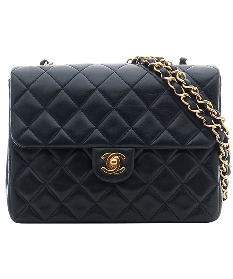 chanel quilted leather bag.